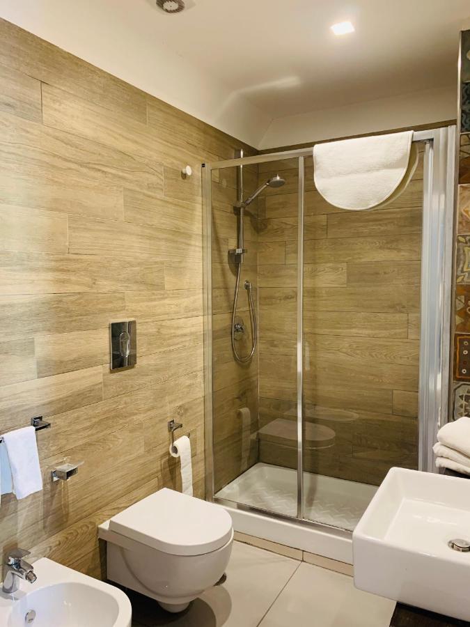 A Casa Di Anna Bed & Breakfast Napoli Bagian luar foto