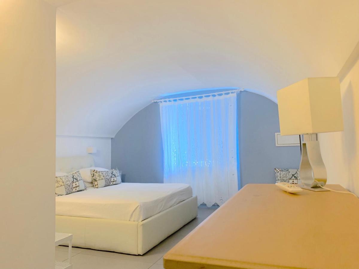 A Casa Di Anna Bed & Breakfast Napoli Bagian luar foto