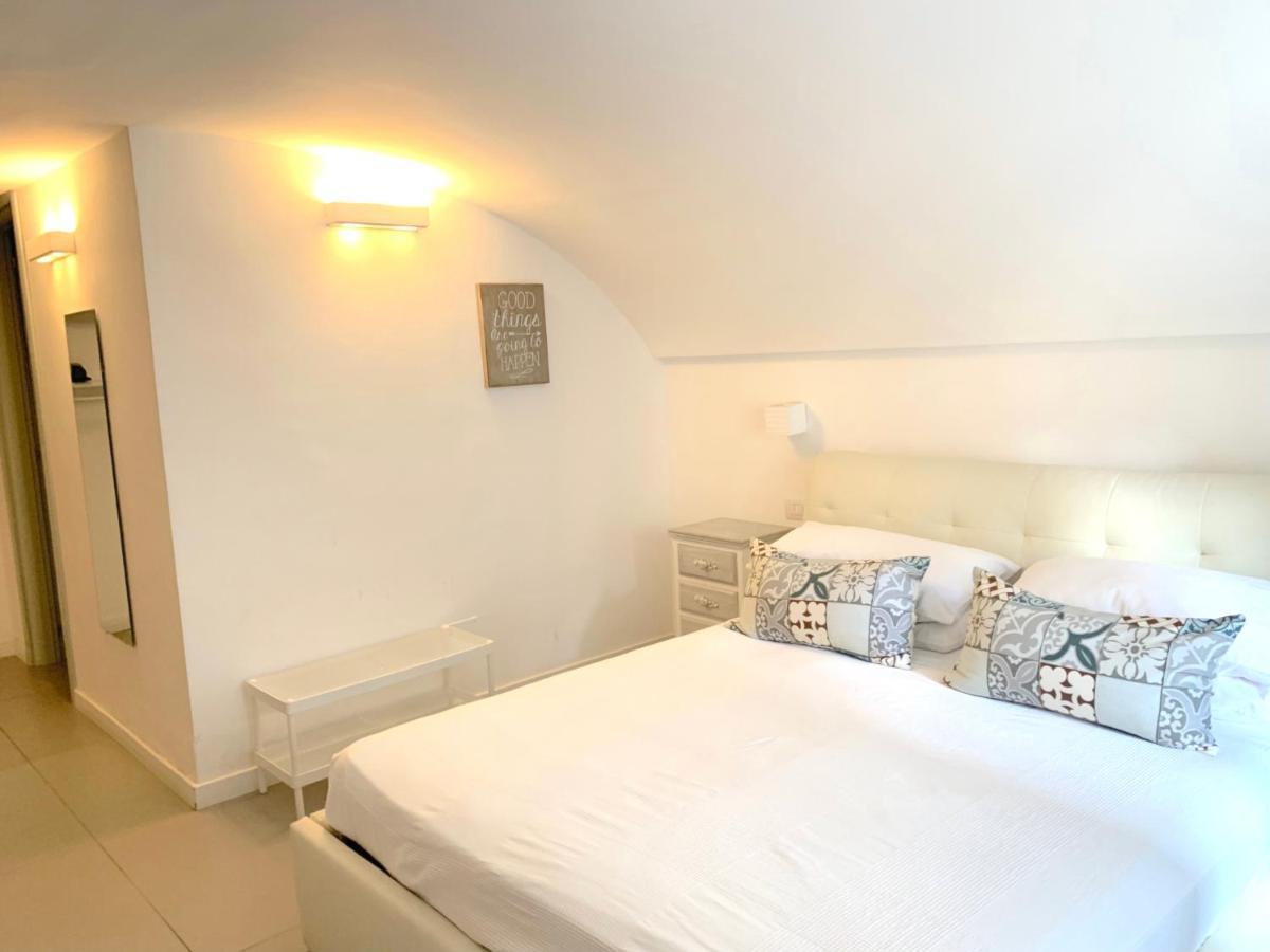 A Casa Di Anna Bed & Breakfast Napoli Bagian luar foto