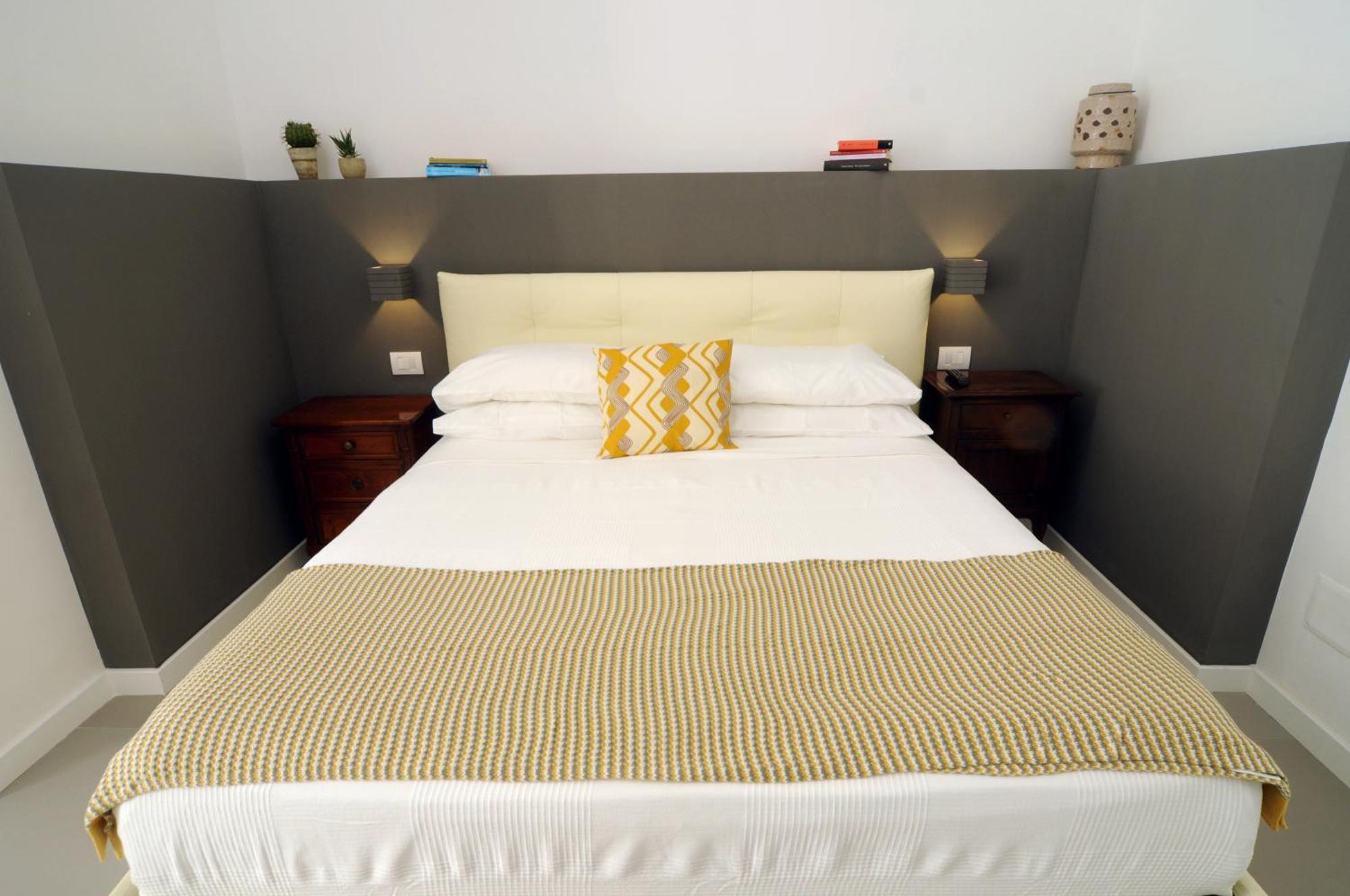 A Casa Di Anna Bed & Breakfast Napoli Bagian luar foto