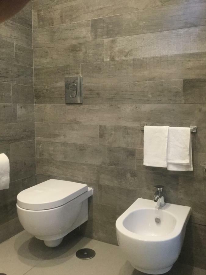 A Casa Di Anna Bed & Breakfast Napoli Bagian luar foto