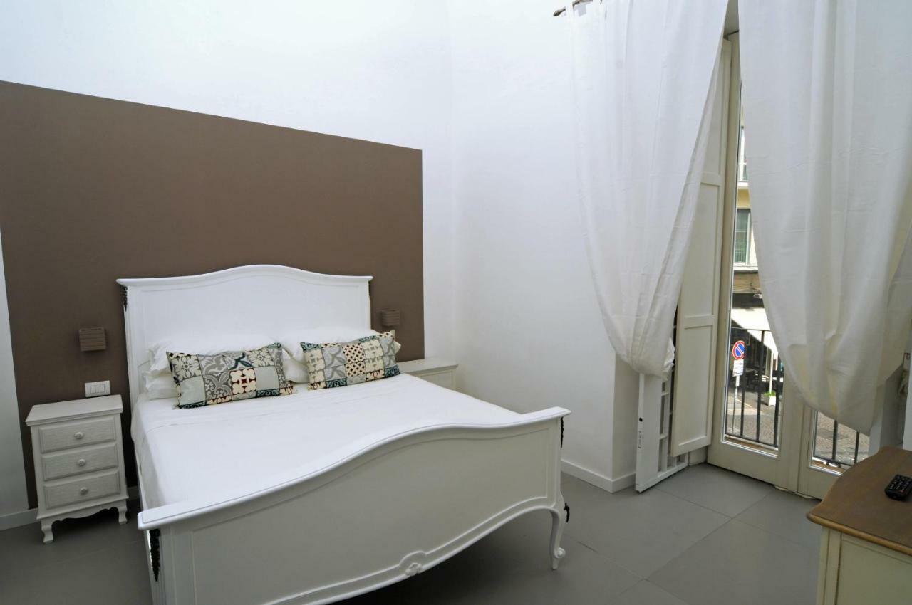 A Casa Di Anna Bed & Breakfast Napoli Bagian luar foto