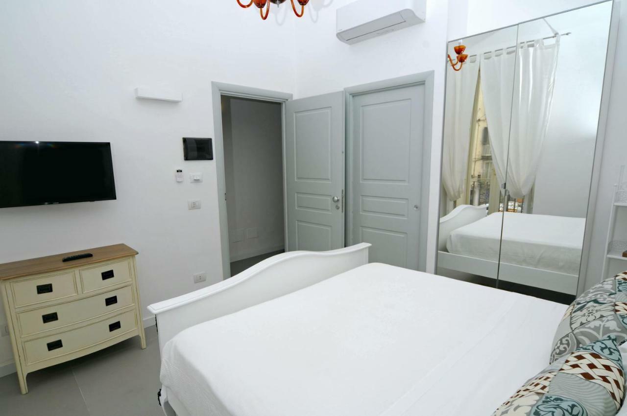 A Casa Di Anna Bed & Breakfast Napoli Bagian luar foto