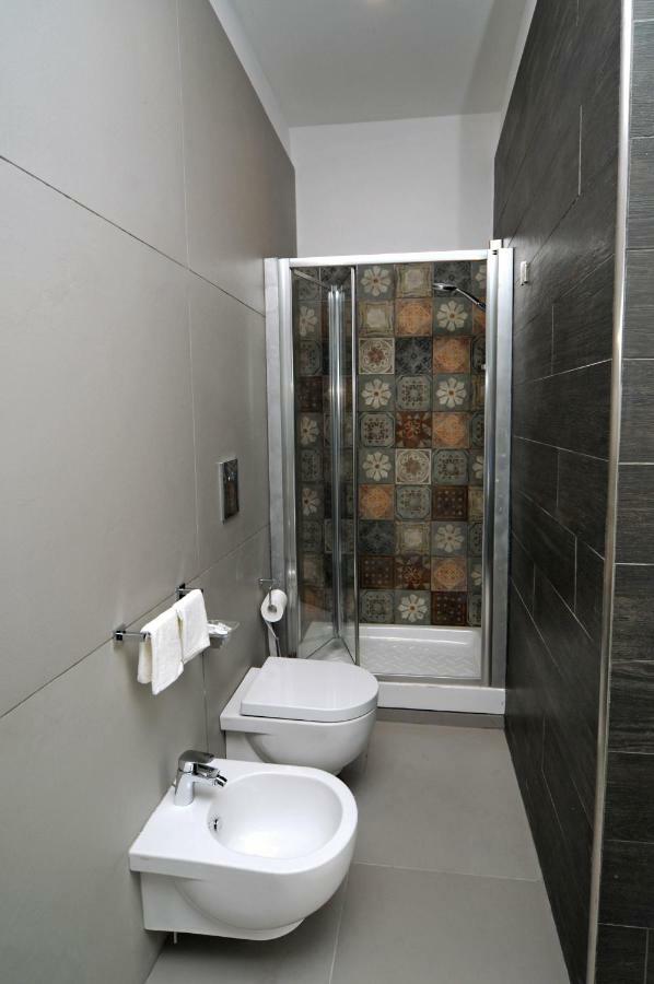 A Casa Di Anna Bed & Breakfast Napoli Bagian luar foto