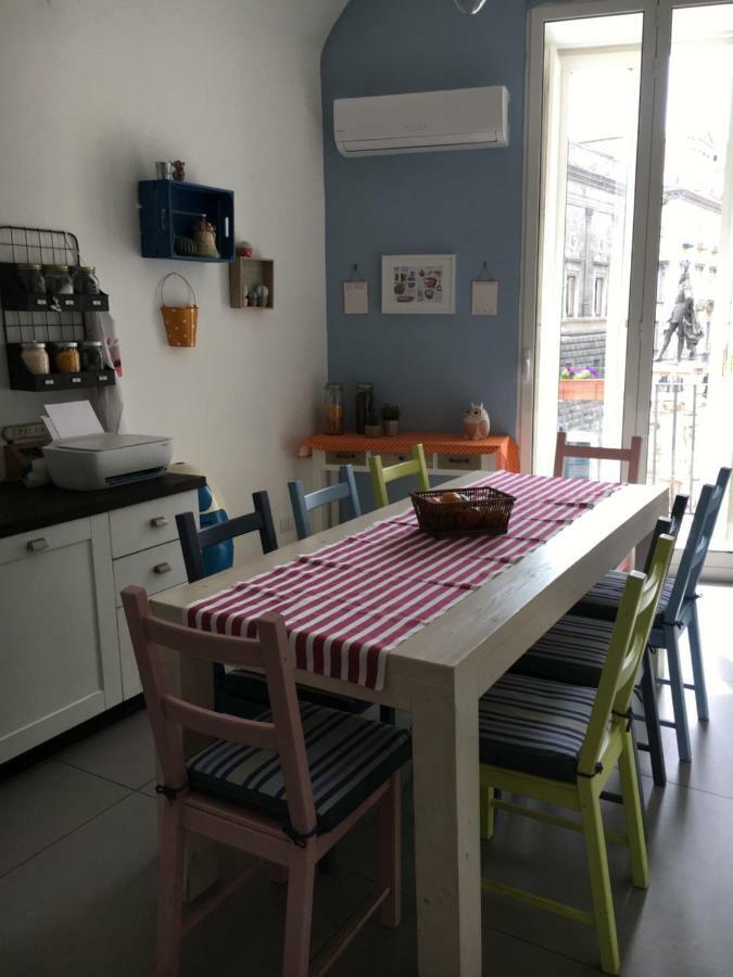 A Casa Di Anna Bed & Breakfast Napoli Bagian luar foto