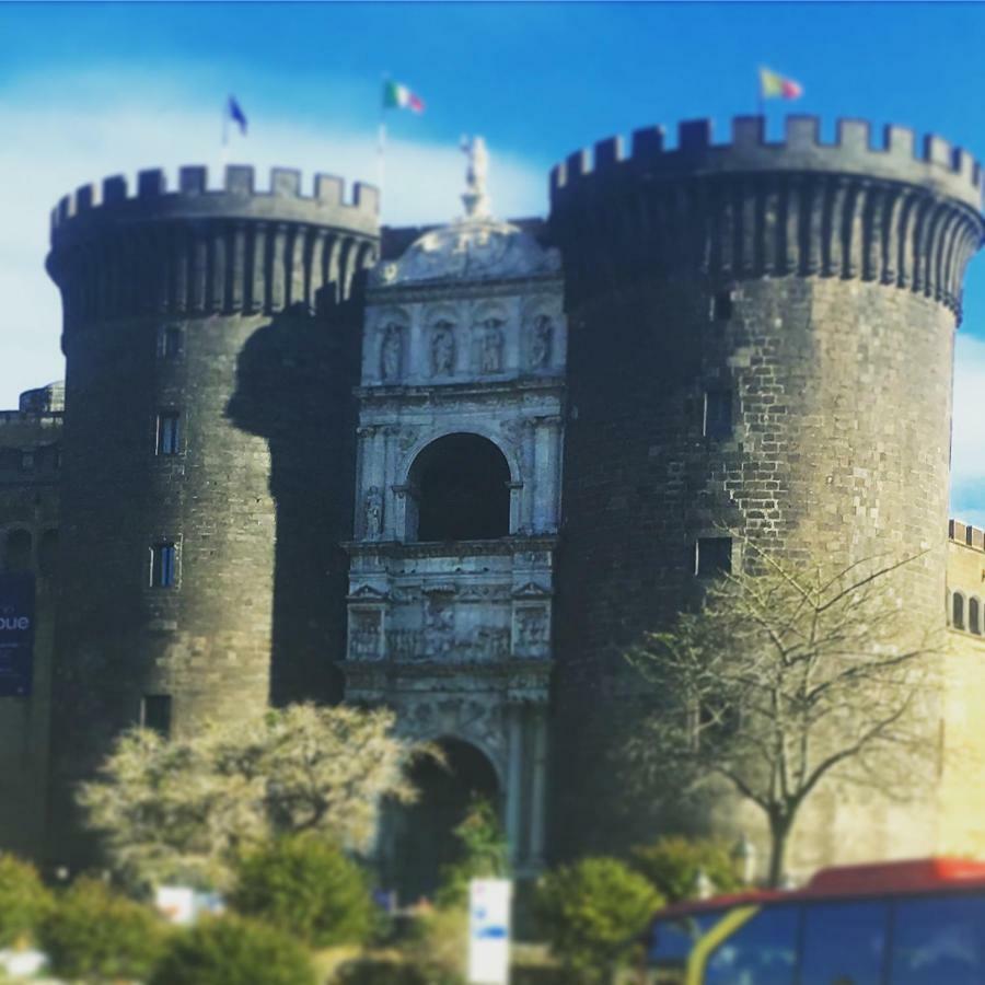 A Casa Di Anna Bed & Breakfast Napoli Bagian luar foto